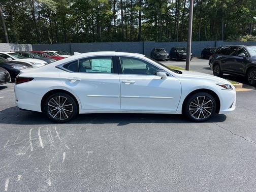 2025 Lexus ES 350 Base