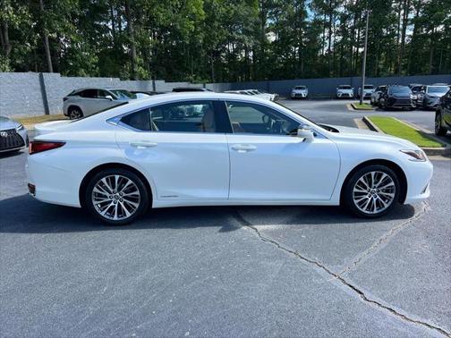 2019 Lexus ES 300h Ultra Luxury