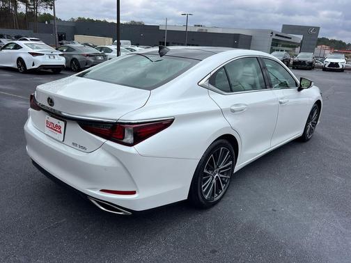 2023 Lexus ES 350 Base