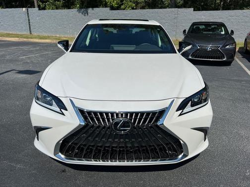 2025 Lexus ES 300h Base