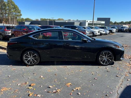 2025 Lexus ES 350 Base