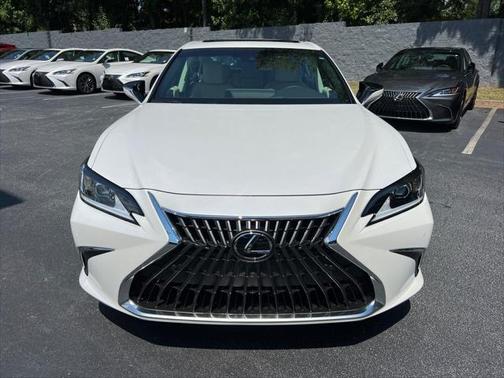 2025 Lexus ES 300h F SPORT Design