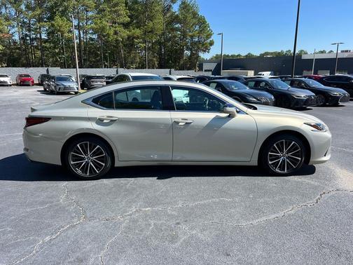 2023 Lexus ES 350 Base