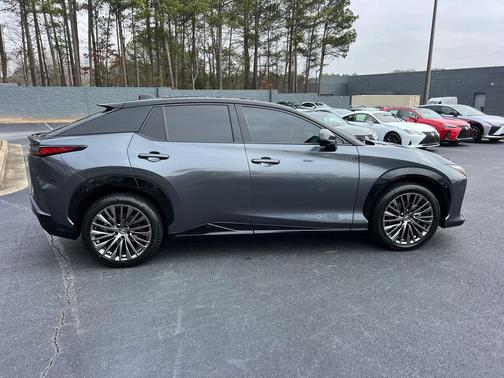 2023 Lexus RZ 450e Luxury