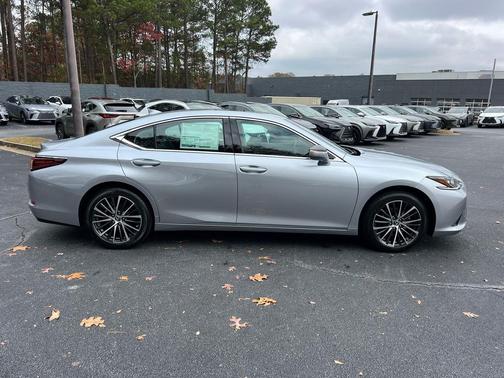 2025 Lexus ES 350 Base