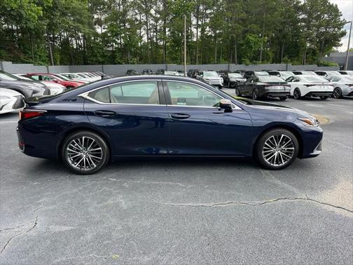 2025 Lexus ES 300h Base