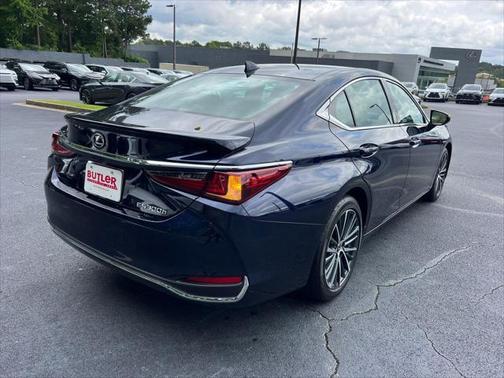 2025 Lexus ES 300h Base