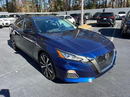 2022 Nissan Altima SR FWD