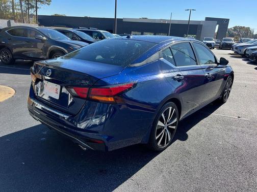 2022 Nissan Altima SR FWD
