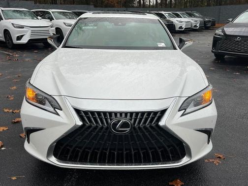 2025 Lexus ES 300h Base