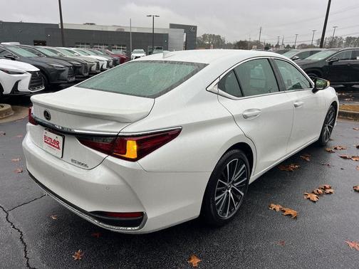 2025 Lexus ES 300h Base