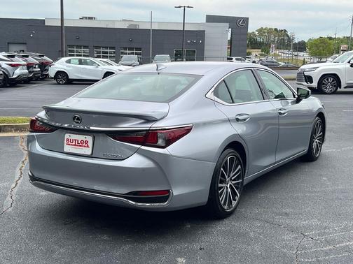 Iridium 2025 Lexus ES 300h F SPORT Design