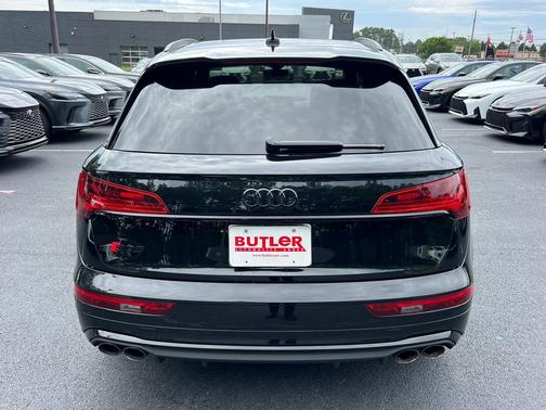 Mythos Black Metallic 2023 Audi SQ5 3.0T Prestige