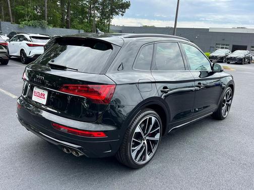 Mythos Black Metallic 2023 Audi SQ5 3.0T Prestige