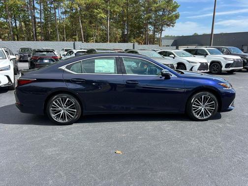 2025 Lexus ES 350 Base