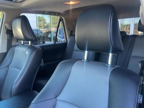 Classic Silver Metallic 2018 Toyota 4Runner SR5 Premium