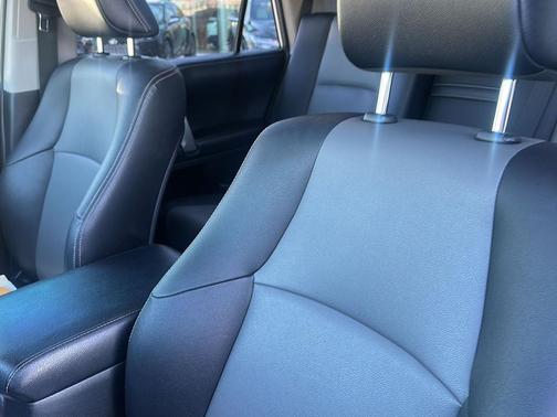 Classic Silver Metallic 2018 Toyota 4Runner SR5 Premium