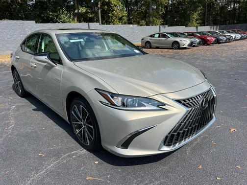 2023 Lexus ES 250 Base