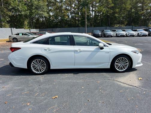 2019 Toyota Avalon Hybrid Limited