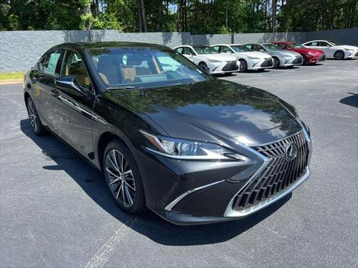 2025 Lexus ES 300h F SPORT Design