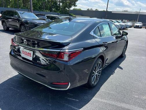 2025 Lexus ES 300h F SPORT Design
