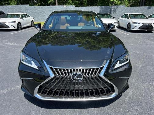 2025 Lexus ES 300h F SPORT Design