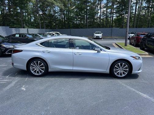 2021 Lexus ES 300h Base