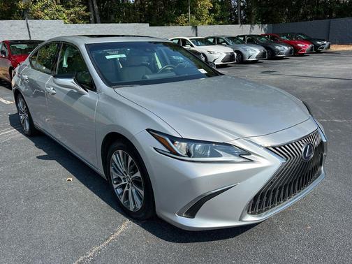 2021 Lexus ES 300h Base