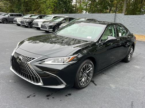 2025 Lexus ES 300h Luxury