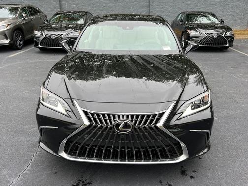 2025 Lexus ES 300h Luxury