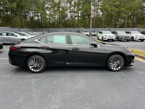 2025 Lexus ES 300h Luxury