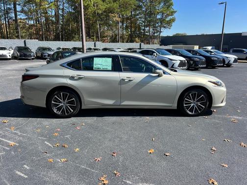 2025 Lexus ES 350 Base