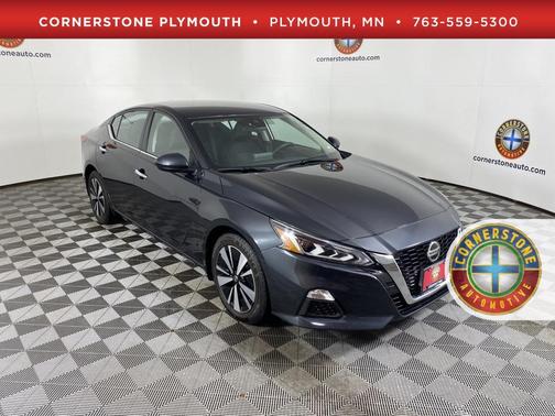 Photo 1 of 27 of 2021 Nissan Altima 2.5 SV