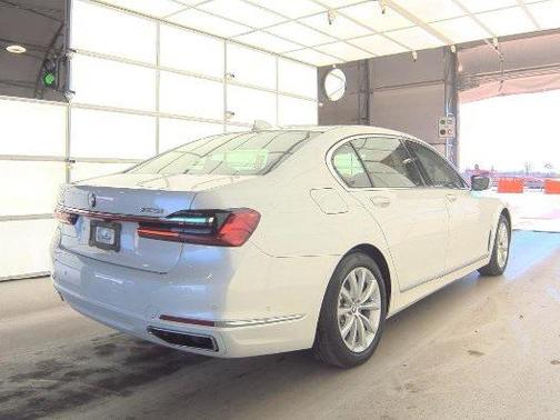 2022 BMW 750 i xDrive