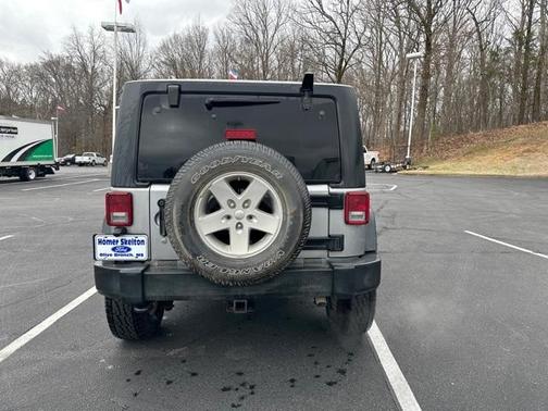 Photo 3 of 5 of 2016 Jeep Wrangler Sport