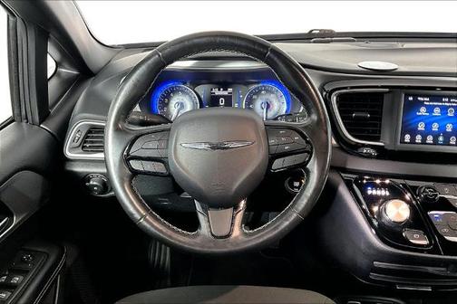 Granite Crystal Clearcoat Metallic 2020 Chrysler Pacifica TOURING