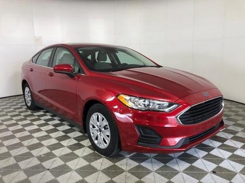 Photo 2 of 32 of 2020 Ford Fusion S