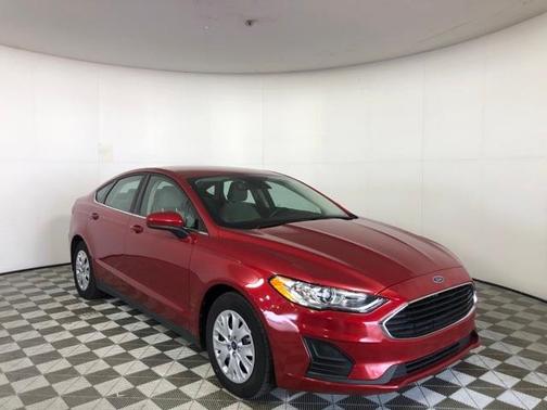 Photo 1 of 32 of 2020 Ford Fusion S