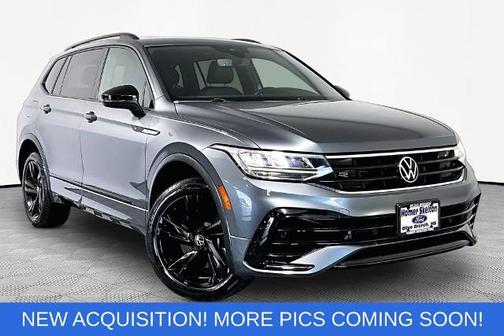 Platinum Gray Metallic 2023 Volkswagen Tiguan 2.0T SE R-LINE BLACK