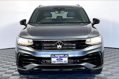 Platinum Gray Metallic 2023 Volkswagen Tiguan 2.0T SE R-LINE BLACK