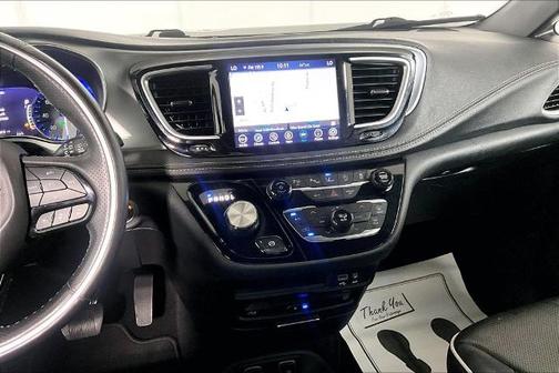 Granite Crystal Clearcoat Metallic 2020 Chrysler Pacifica LIMITED