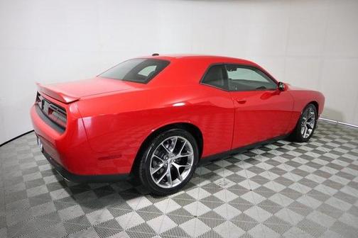 Photo 3 of 31 of 2020 Dodge Challenger GT