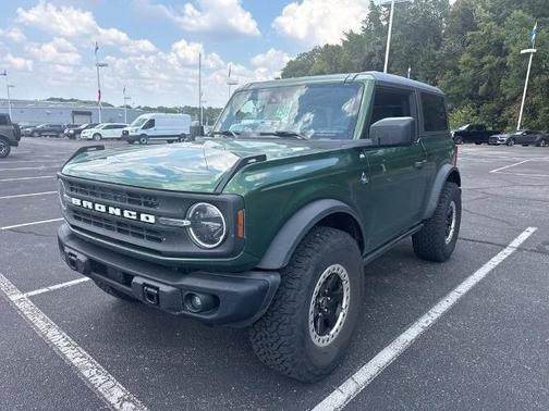 ERUPTION GREEN METALLIC 2024 Ford Bronco BLACK DIAMOND