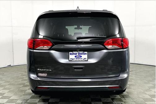 2018 Chrysler Pacifica Touring-L