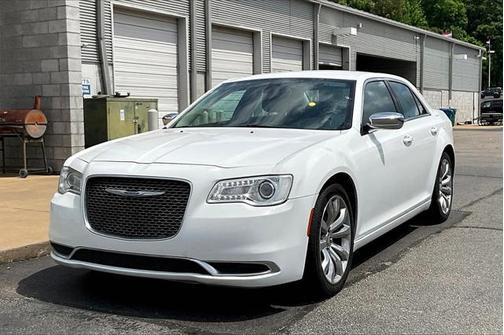 2018 Chrysler 300 Touring