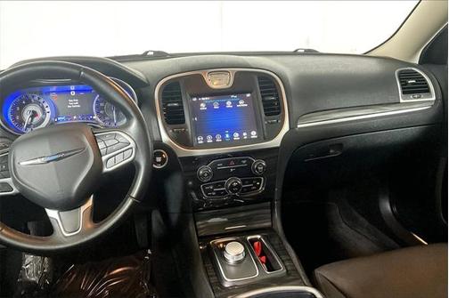 2018 Chrysler 300 Touring