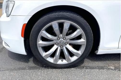 2018 Chrysler 300 Touring