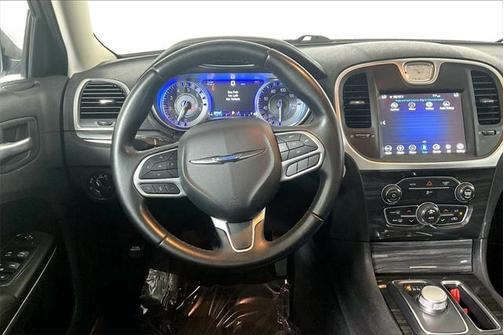2018 Chrysler 300 Touring
