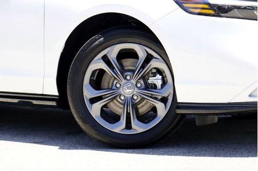 Platinum White Pearl 2026 Honda Accord Hybrid EX-L