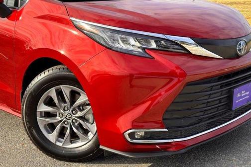 2023 Toyota Sienna XLE